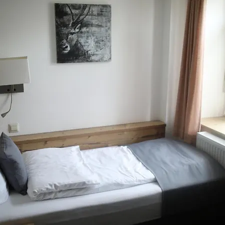 Otel Zum Kreuz 2*
